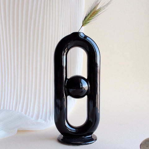 Elongated O (Black)