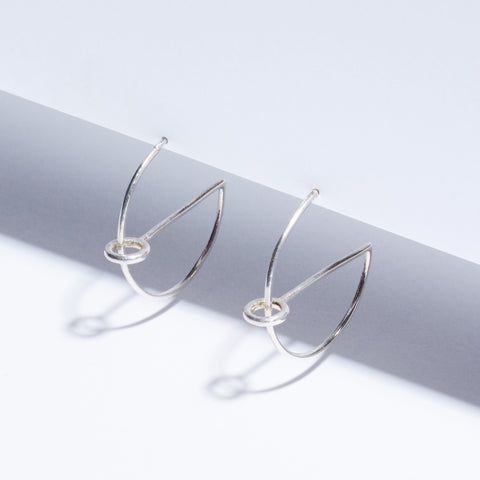 metalepsis hoop earring