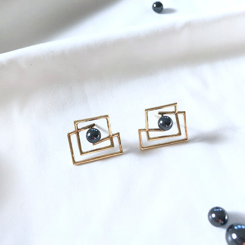 Volten Square Earrings 14k gold- hematite