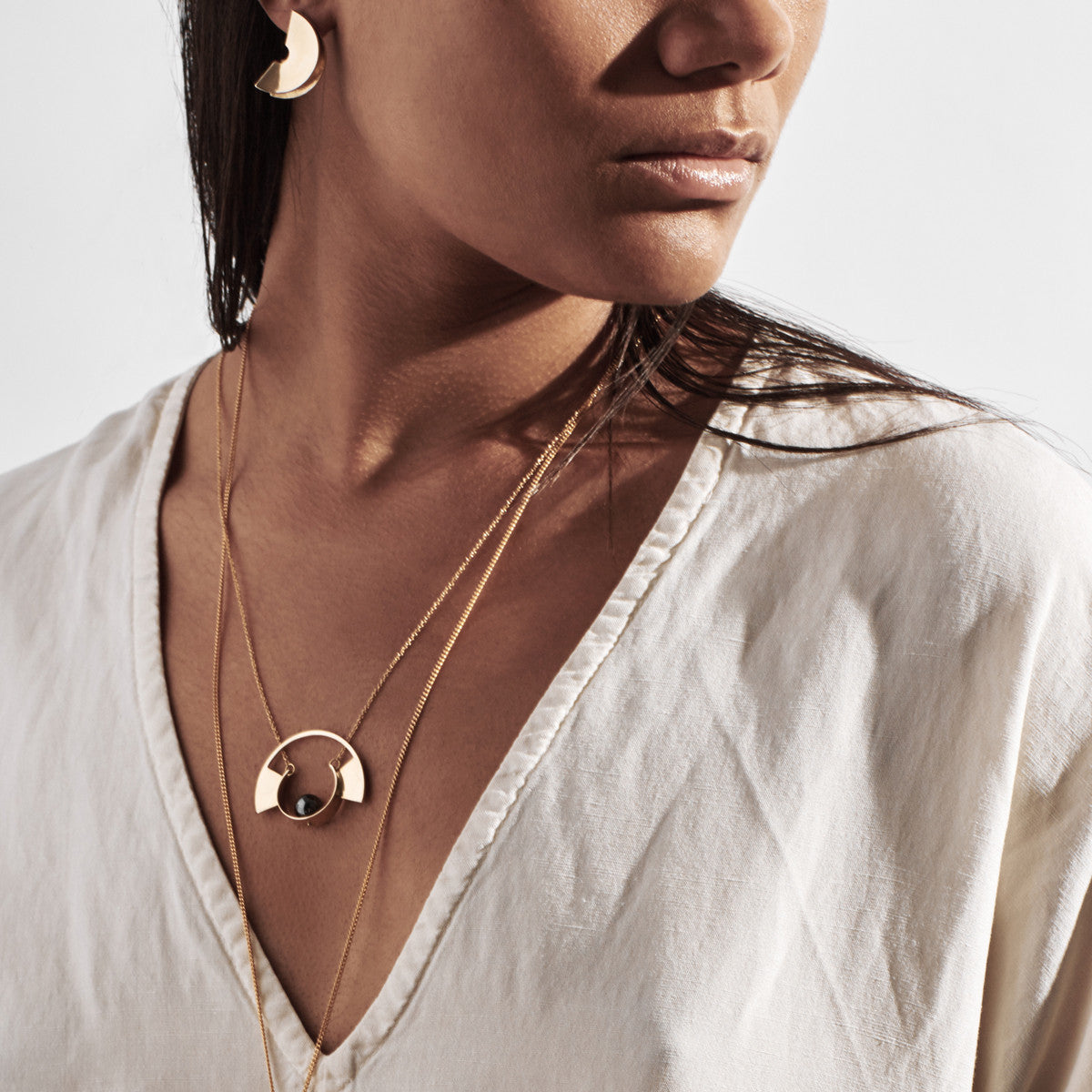 Metalepsis Jewelry - Lygia Earring and Yuyu Necklace