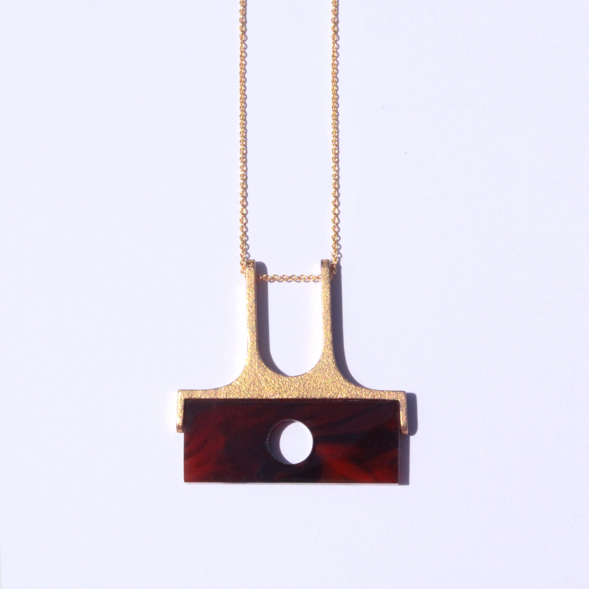 Metalepsis NeoNeo Pediment necklace pearlescent tortoise