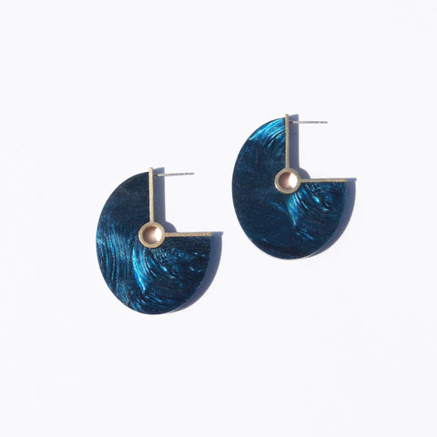 Metalepsis Projects NeoNeo Oval Earrings pearlescent